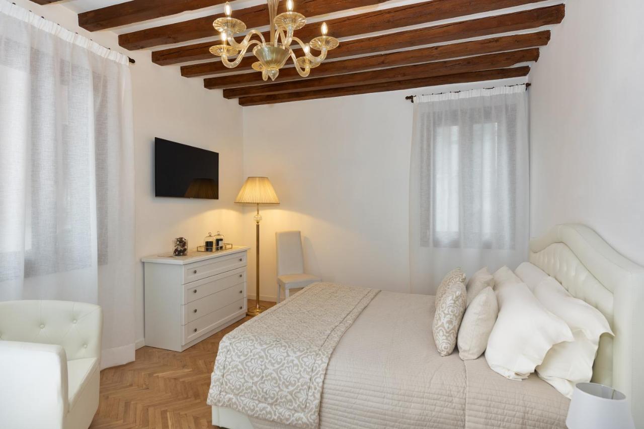 Casanova Fenice - Canal View Venice Luaran gambar