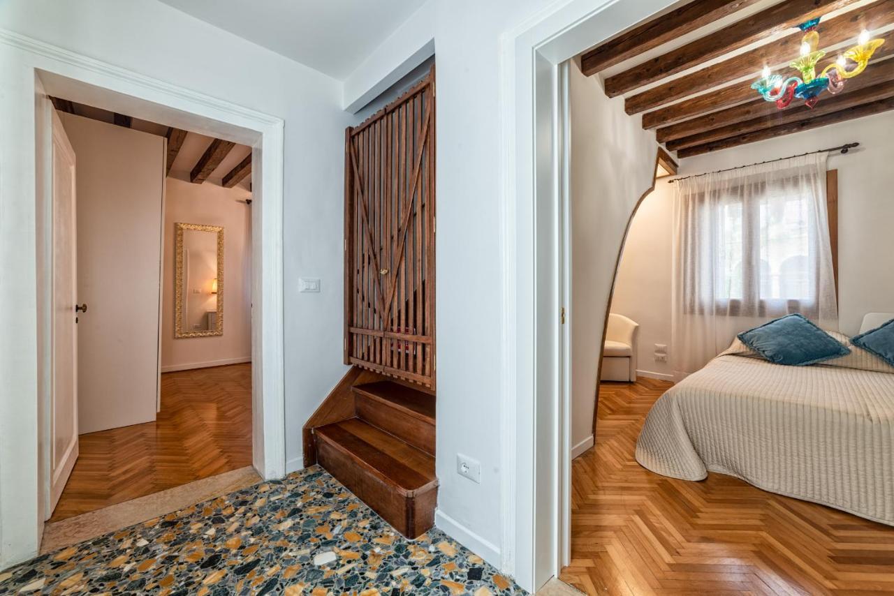 Casanova Fenice - Canal View Venice Luaran gambar