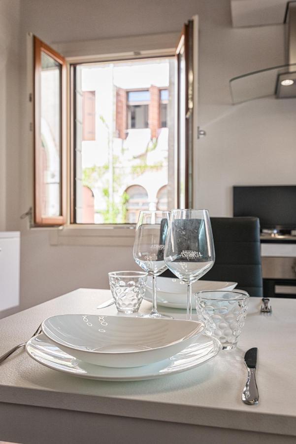 Casanova Fenice - Canal View Venice Luaran gambar