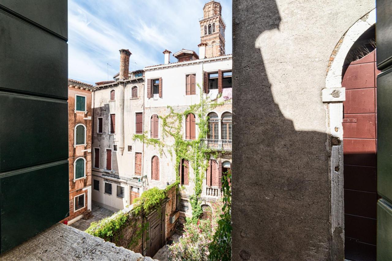 Casanova Fenice - Canal View Venice Luaran gambar