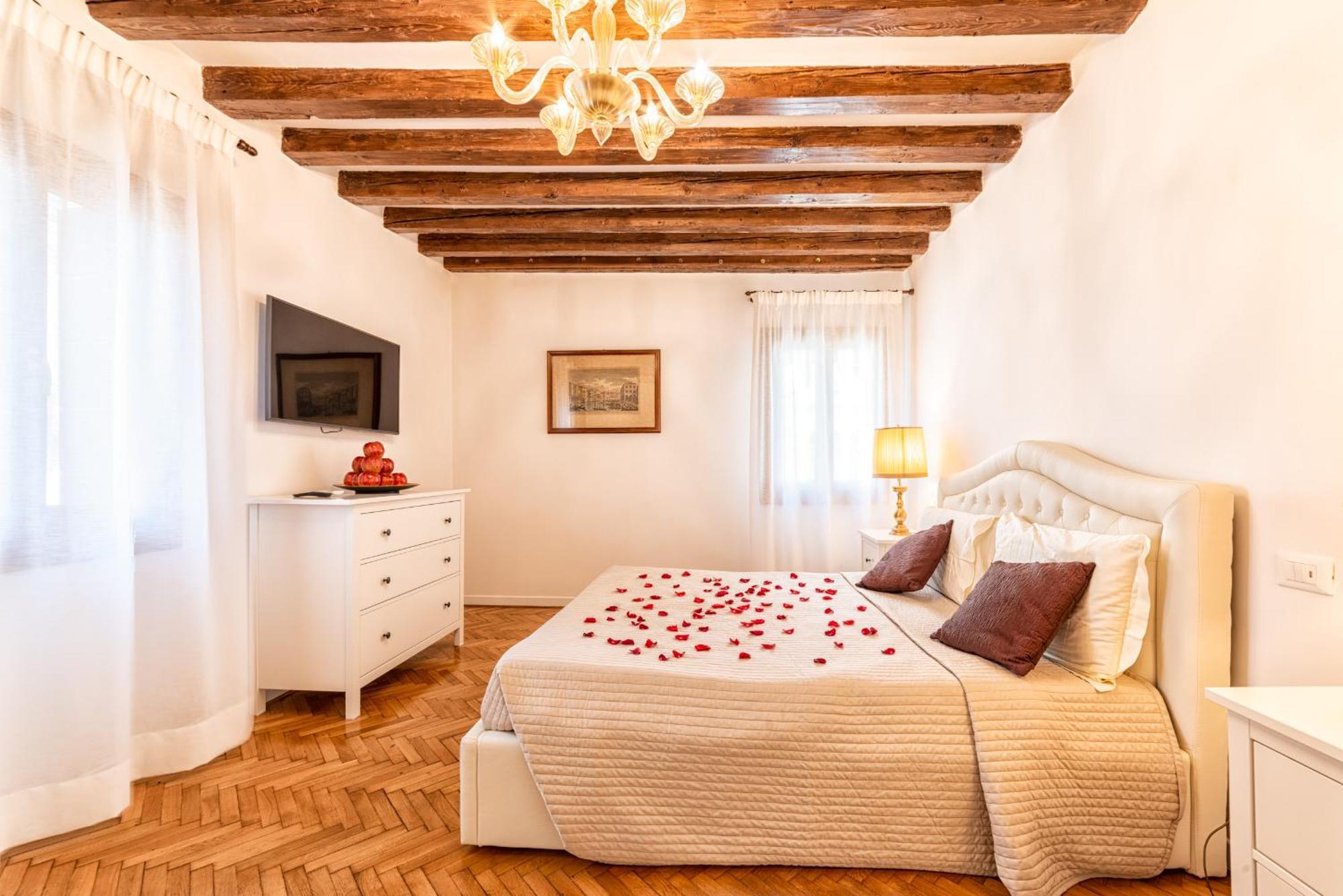 Casanova Fenice - Canal View Venice Bilik gambar