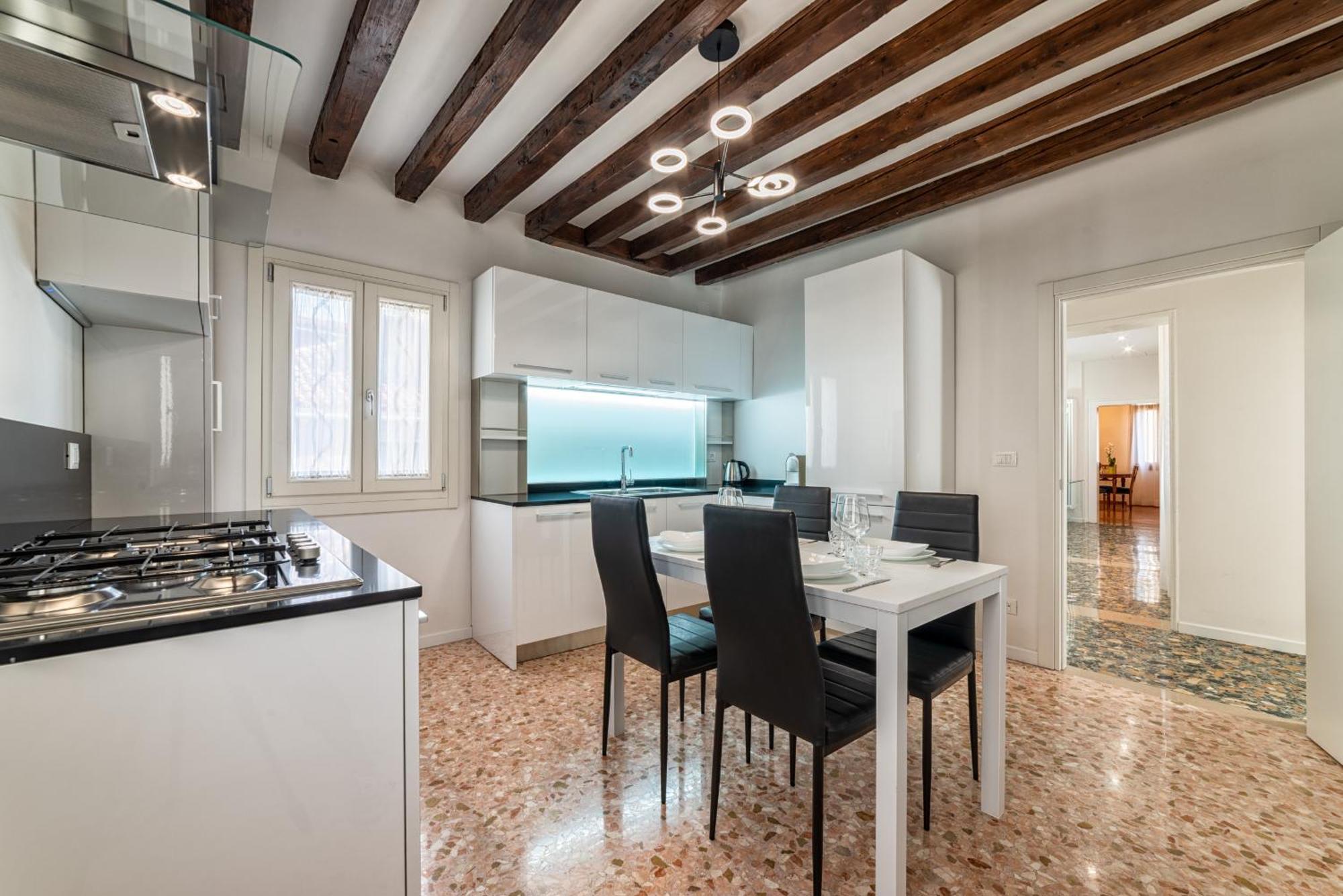 Casanova Fenice - Canal View Venice Bilik gambar